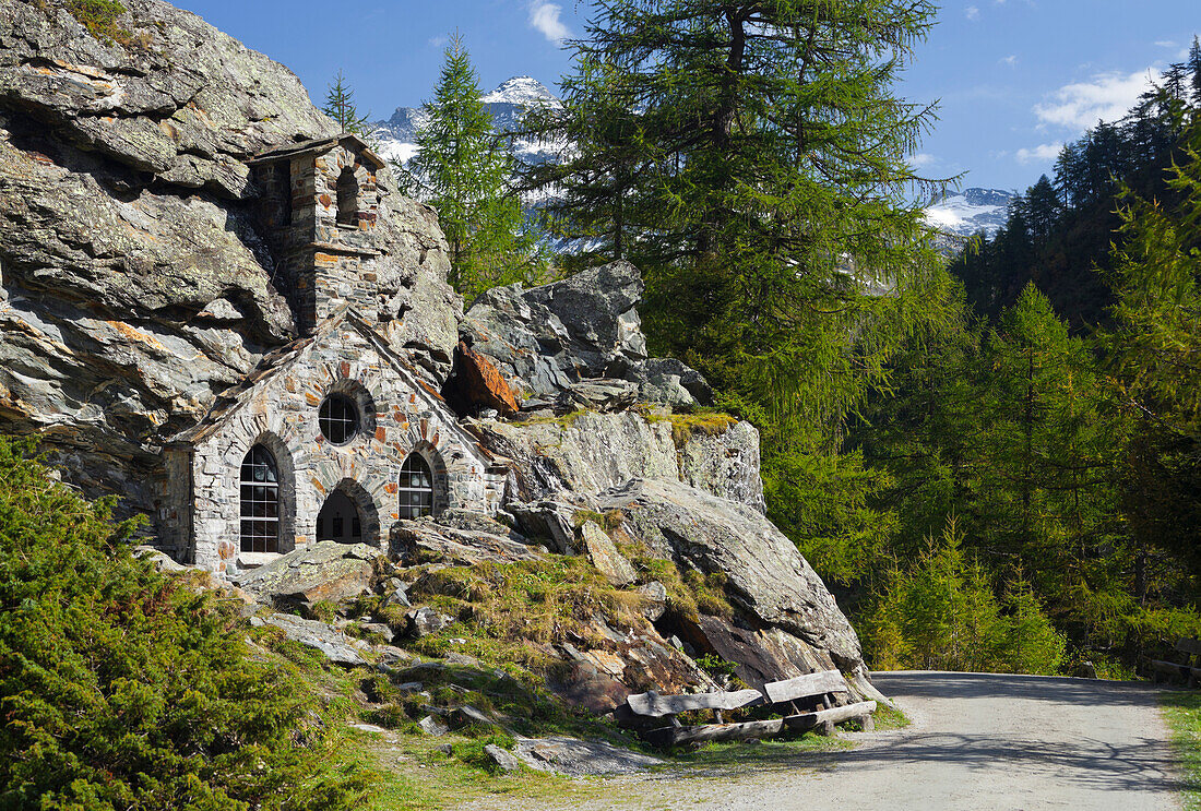 Rock chapel, Innergschloess, Hohe Tauern, East Tyrol, Tyrol, Austria