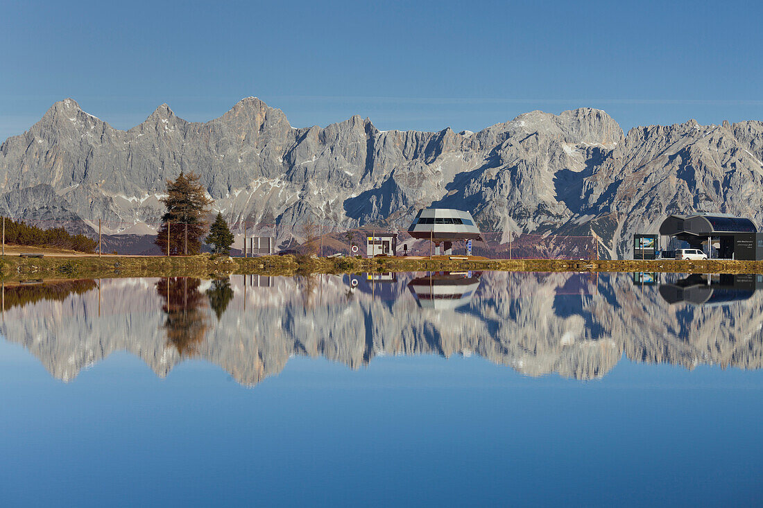 Reiteralm Bergstation gegen Dachstein Südwand, Steiermark, Österreich