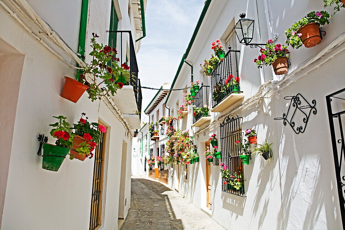 Spain, Andalousia, little street in a village