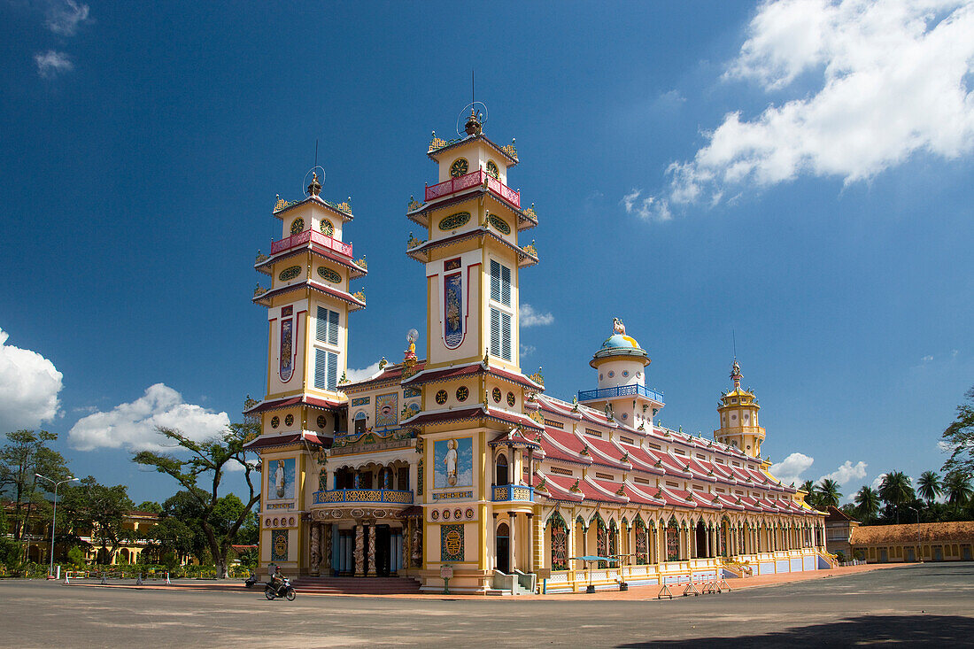 Vietnam-Nov. 2009 Near Saigon City Tay Ninh City Cao Dai Great temple