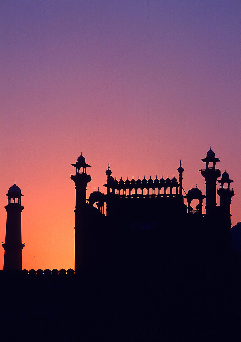 Pakistan, Punjab, Lahore, Badshahi Mosque, sunset, silhouette
