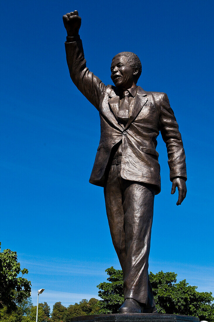 'South Africa, Western Cape Province, Winelands, Berg River valley, Groot Drakenstein jail, the statue of Nelson Mandela named ''Long walk to freedom'' made by the artist Jean Doyle de Tokyo Sexwale'
