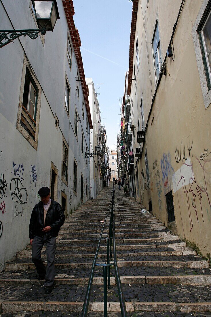 Alfama street (LISBONNE, Portugal)