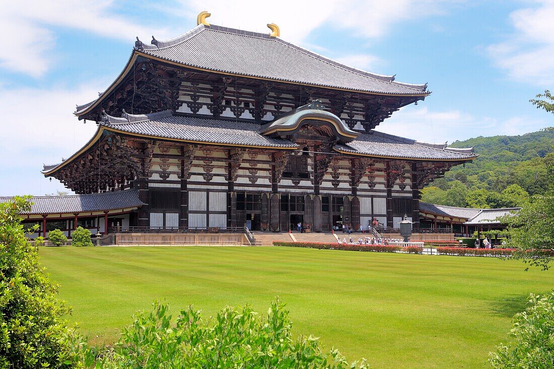 Daibutsuden Great Buddha hall 1705-1709, Todai-ji, Nara, Japan