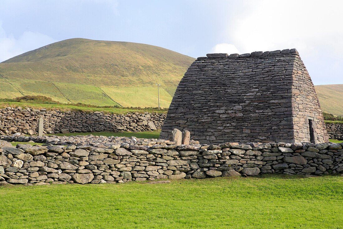 Gallarus Oratory 10 century, Dingle peninsula, Kerry county, Ireland