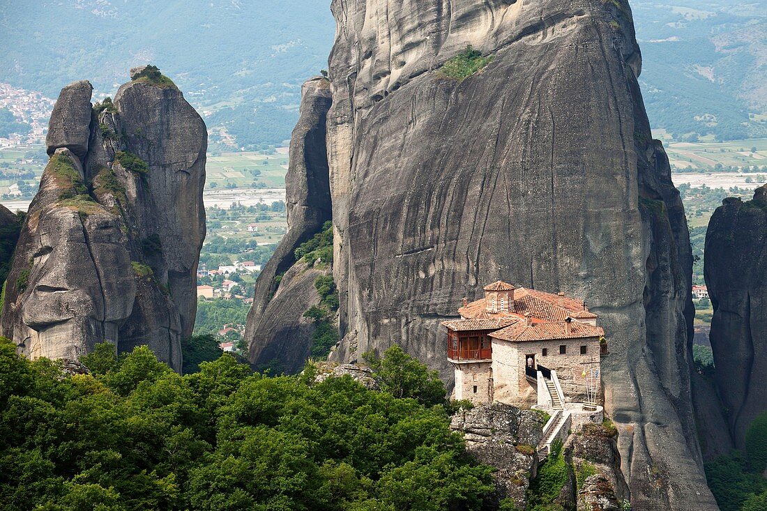 The Metéora complex of Eastern Orthodox monasteries, UNESCO World Heritage in the Plain of Thessaly, Greece