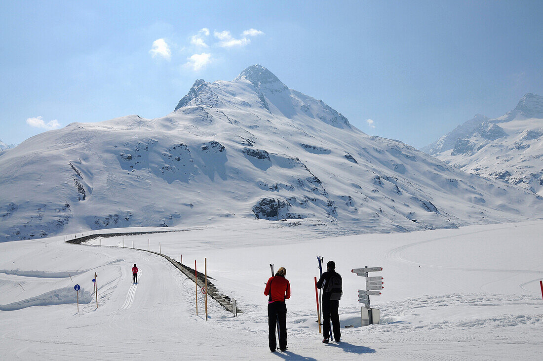 People at the reservoir on the Bieler height at Silvretta, Montafon, Vorarlberg, Austria, Europe