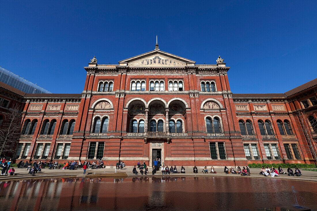 The John Madejski Garden, Victoria and Albert Museum, Kensington, London, England, Great Britain