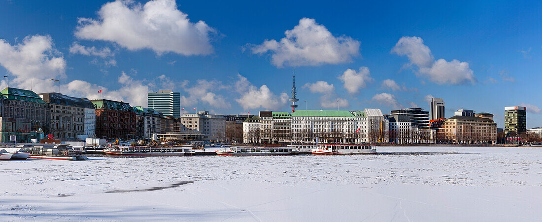 Panorama der Binnen Alster mit Schnee und Eis bedeckt, Neuer Jungfraustieg, Hamburg, Deutschland