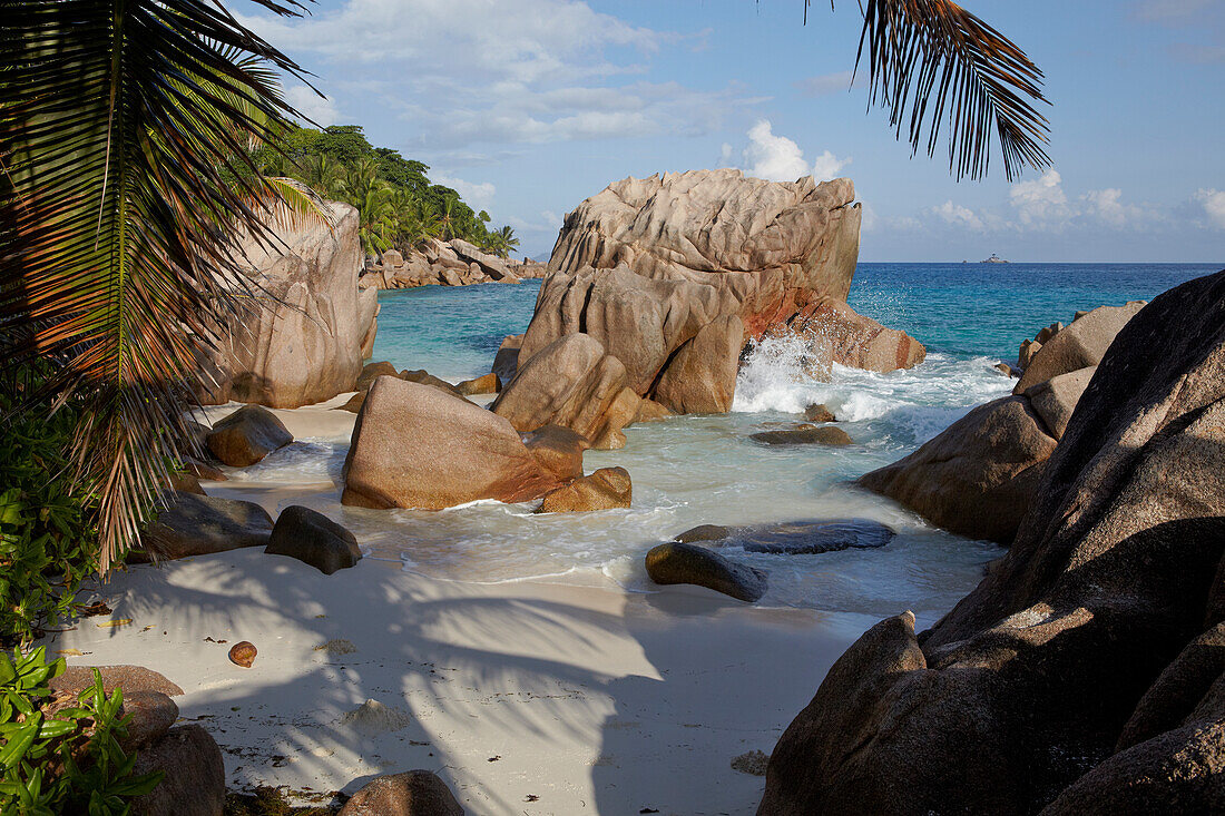 Granite rocks on the beach of Anse Source d'Argent, La Digue, Seychelles, Indian Ocean