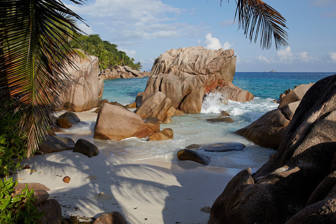 Granitfelsen am Strand Anse Source d' Argent, Insel La Digue, Seychellen, Indischer Ozean