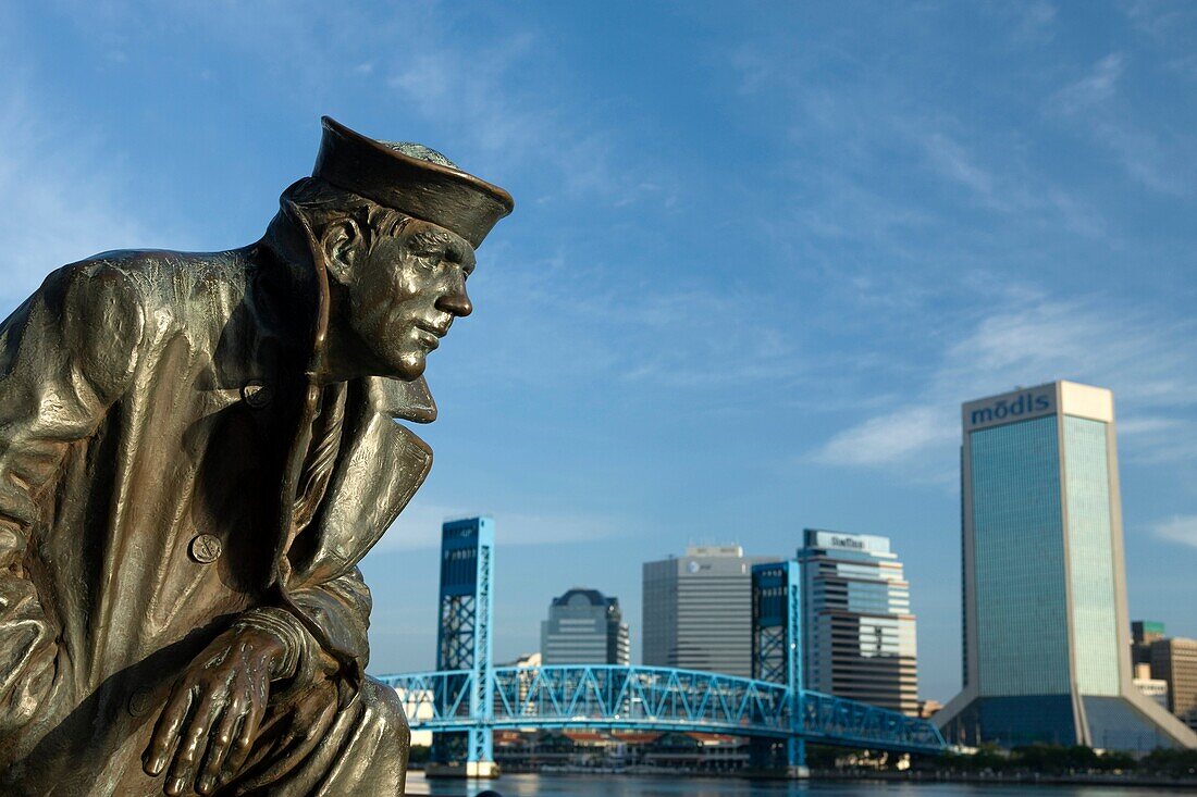 LONE SAILOR STATUE SAINT JOHNS RIVER SOUTH RIVER WALK DOWNTOWN JACKSONVILLE FLORIDA USA