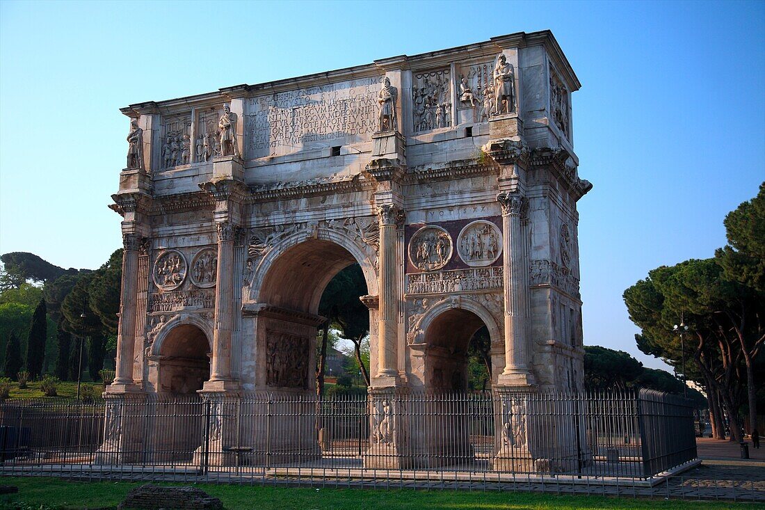 Italy, Lazio, Rome, Arch of Constantine