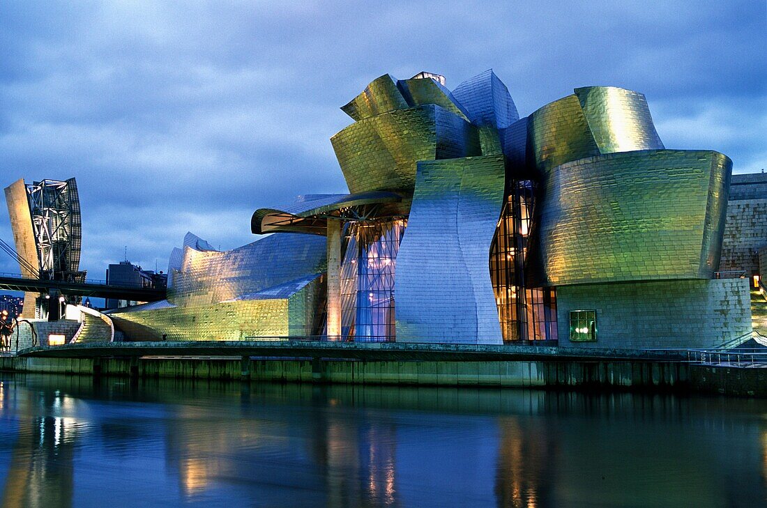 Spain, Vizcaya, Bilbao, Guggenheim Museum