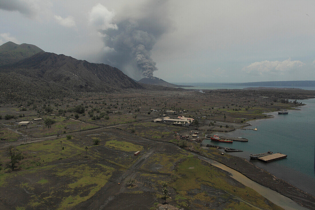 Tavurvur volcano and surroundings, Tavurvur Volcano, Rabaul, East New Britain, Papua New Guinea, Pacific