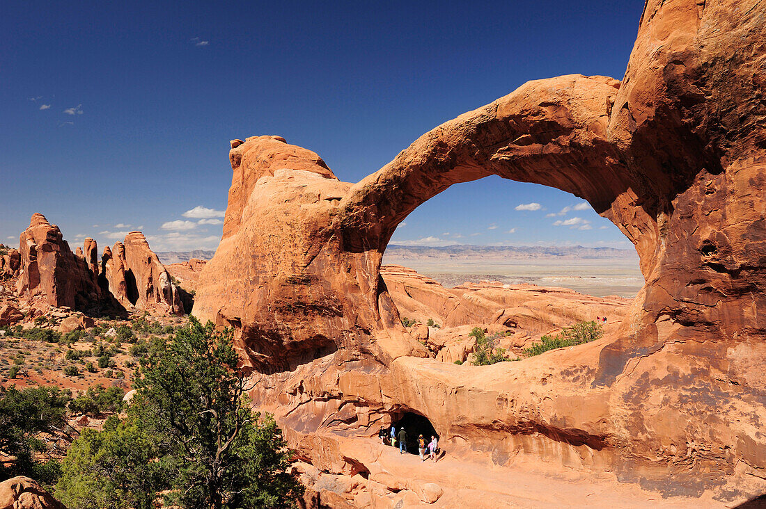 Double O Arch in the sunlight, Arches National Park, Moab, Utah, Southwest, USA, America