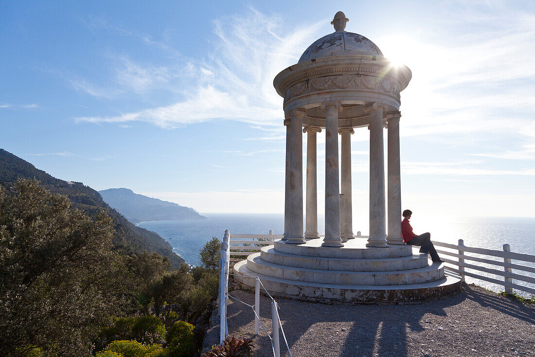 Pavillion mit dem Blick auf Mittelmeer, Son Marroig, ehemaliger Landsitz des Erzherzogs von Österreich, Ludwig Salvator, Son Marroig, bei Deia, Tramantura, Mallorca, Spanien