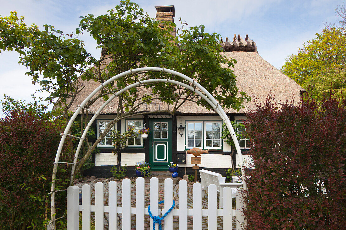 Entrance to a half timbered house with thatched roof, Kappeln, Baltic Sea, Schleswig-Holstein, Germany, Europe