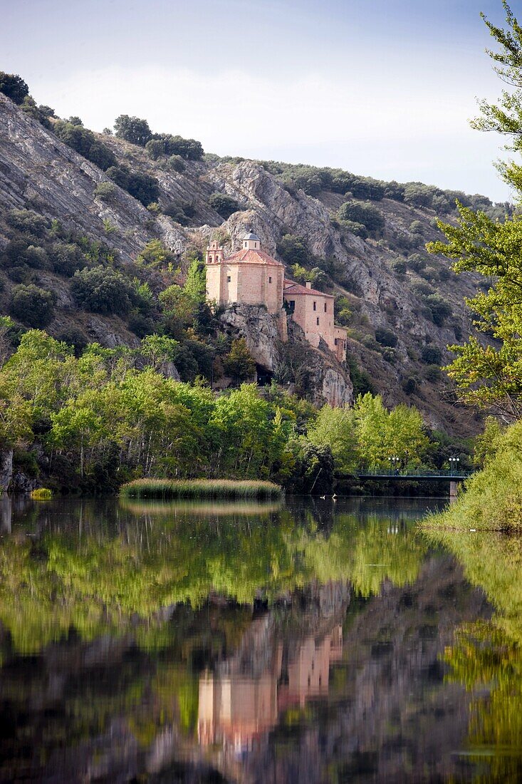 Spain, Castile Leon, Soria, San Saturio Church, Duero River