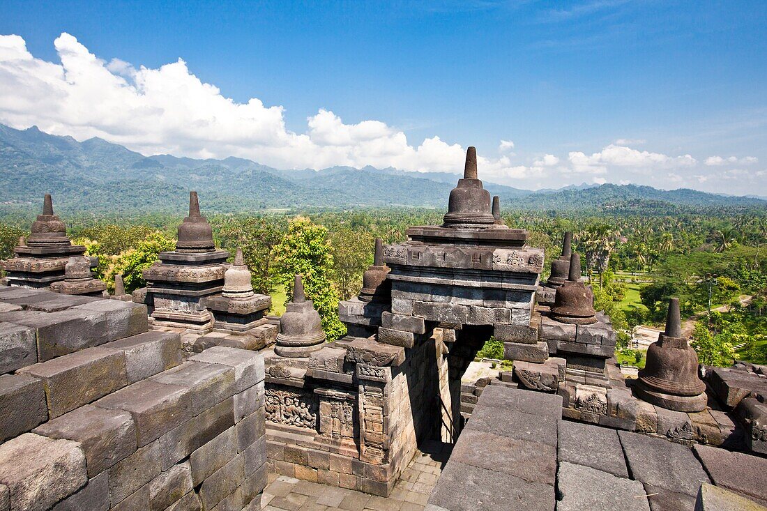 Indonesia-Yogjakarta City-Borobudur  Temple (W.H.)