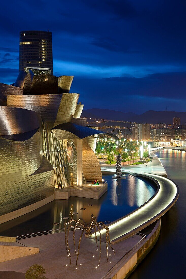 Guggenheim museum, Bilbao, Bizkaia, Spain