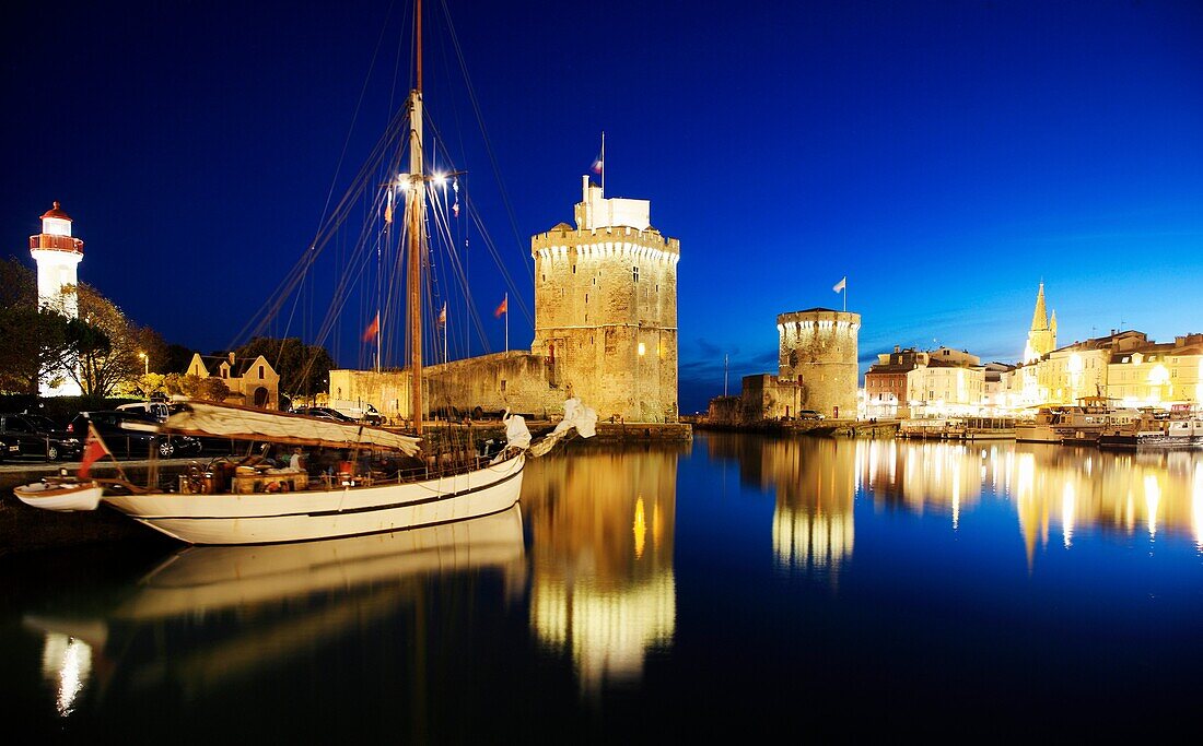 France, Poitou, Charente-Maritime, La Rochelle, the old port with Saint-Nicolas Tower and Chain Tower