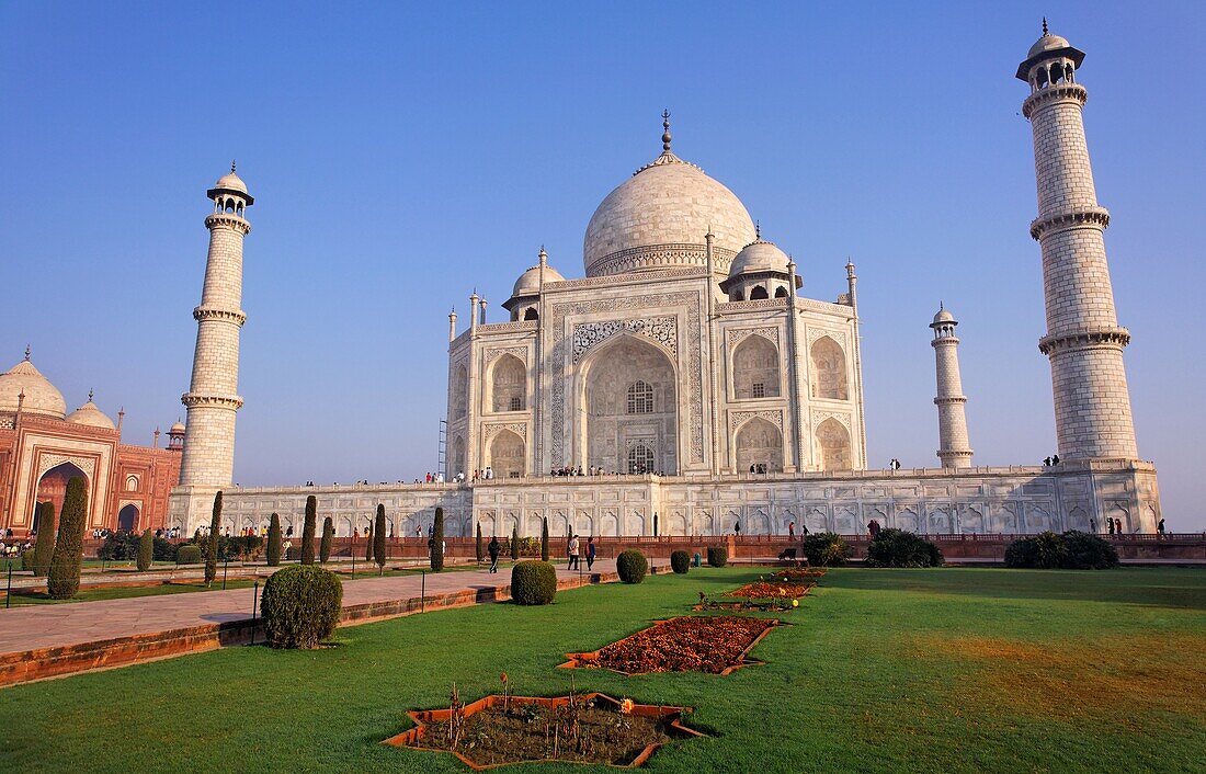 India - Uttar Pradesh - Agra - the Taj Mahal and gardens