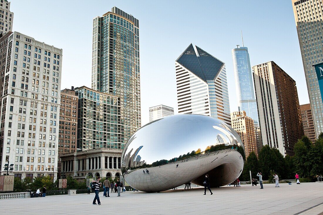 Cloud Gate also knows as the Chicago Bean in Millennium Park in Chicago, IL, USA  The work is the creation of artist Anish Kapoor