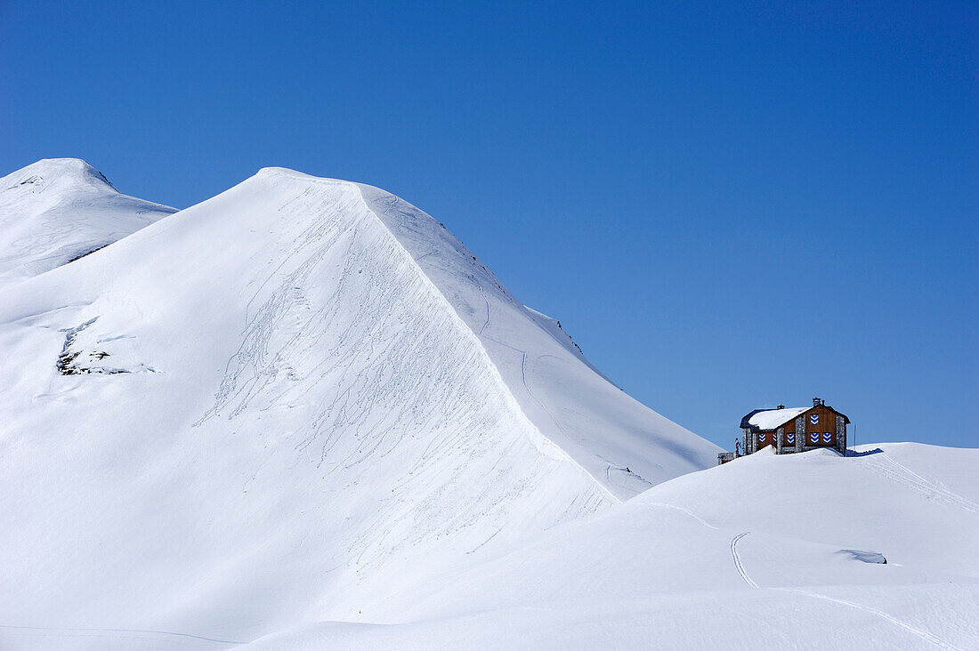 Carschinahütte unter Schafberg, St. Antönien, Prättigau, Graubünden, Schweiz