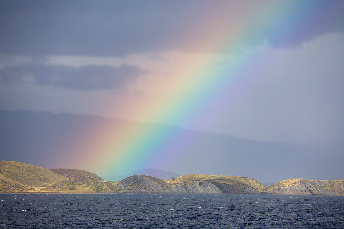 Regenbogen über dem Beagle Kanal, Feuerland, Argentinien, Chile, Südamerika