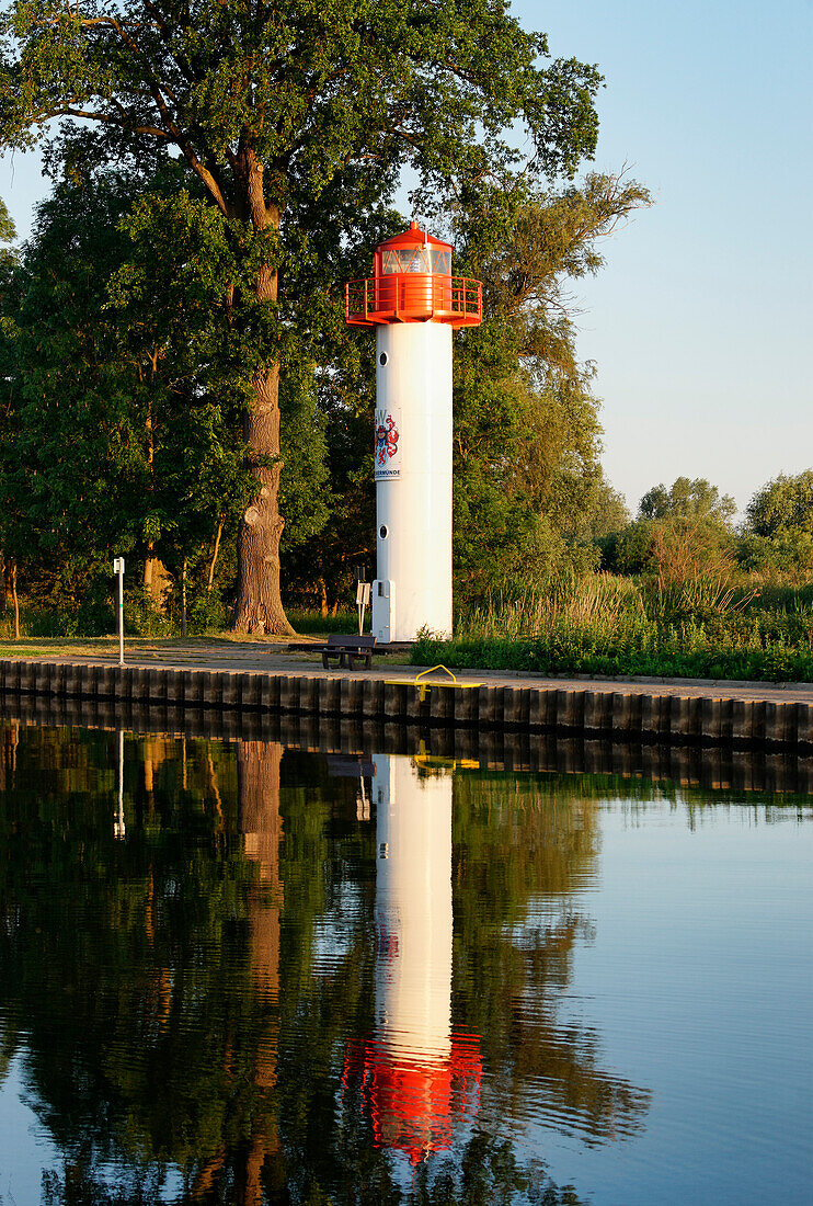 Leuchtturm am Übergang der Uecker ins Stettiner Haff, Ueckermünde, Mecklenburg-Vorpommern, Deutschland