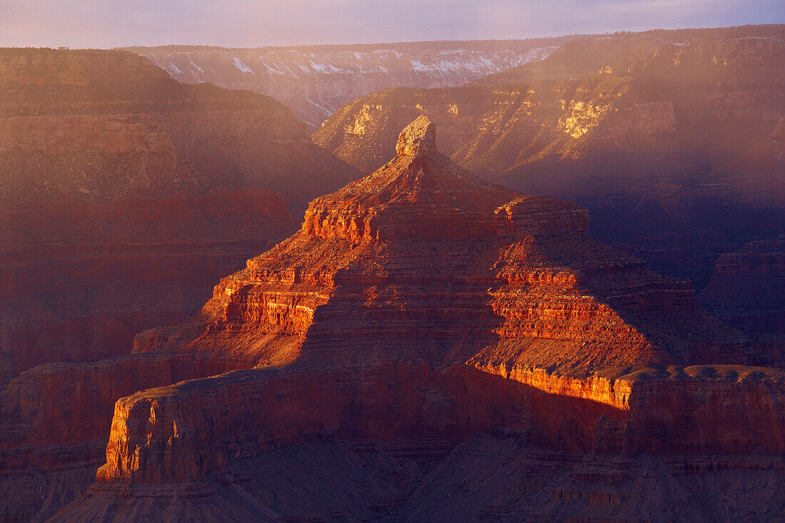 Blick vom Mather Point über den Grand Canyon im Abendlicht, South Rim, Grand Canyon National Park, Arizona, USA, Amerika