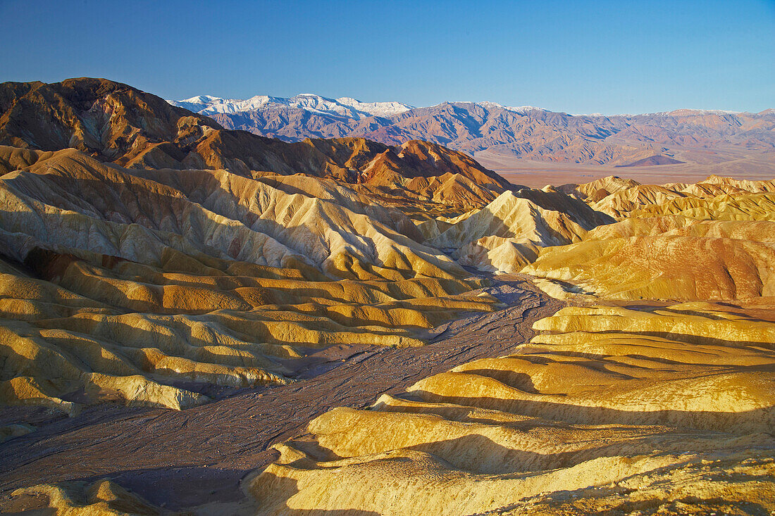 Sonnenaufgang am Zabriskie Point, Death Valley, Panamint Mountains, Death Valley National Park, Kalifornien, USA, Amerika