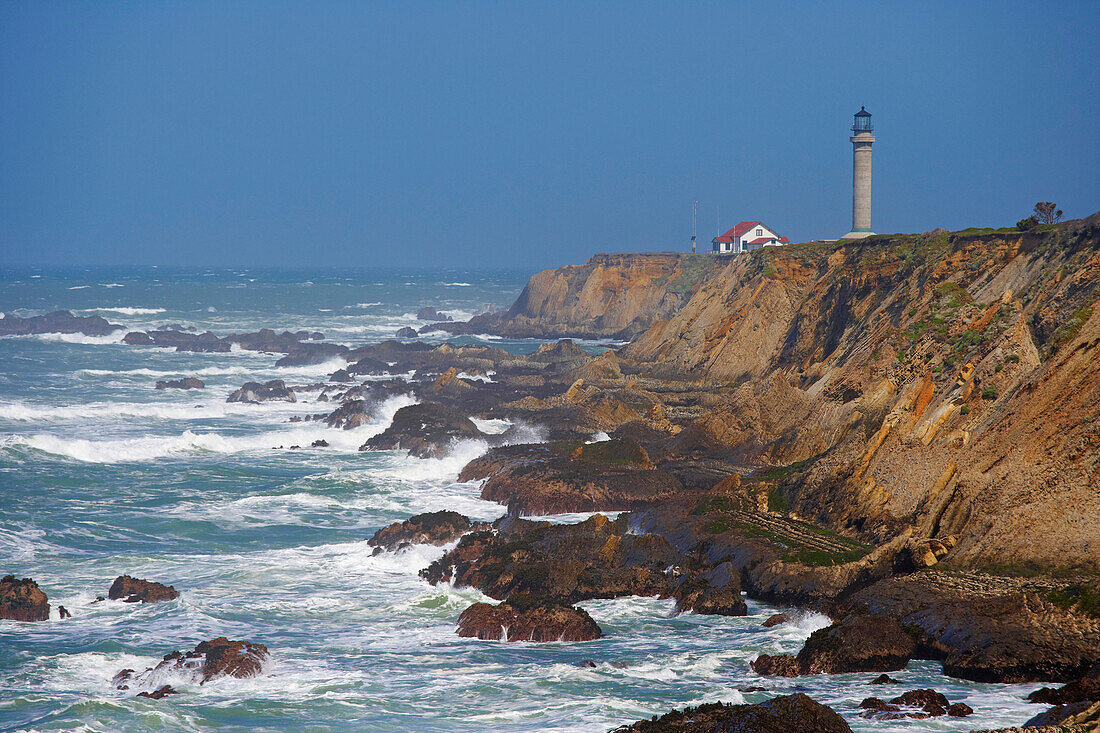 Leuchtturm an der Point Arena Light Station am Morgen, Sonoma, Highway 1, Kalifornien, USA, Amerika