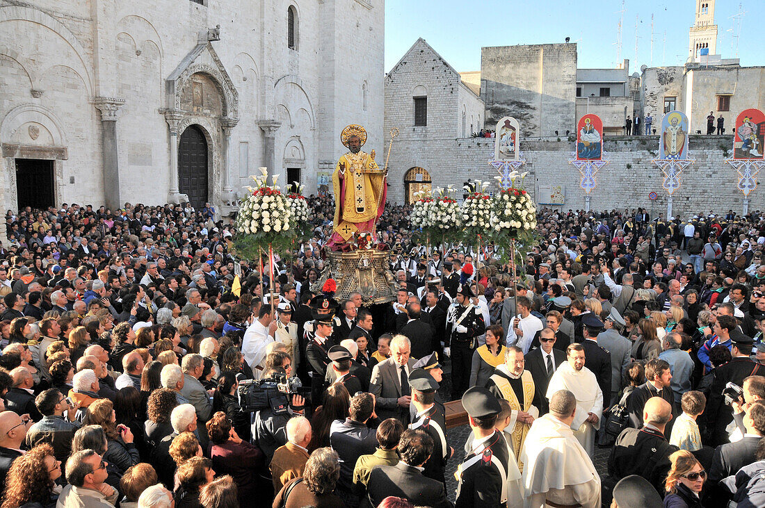 Festa di San Nicola in Bari an der Kirche San Nicola, Fest zu Ehren des Heiligen Sankt Nikolaus, Bari, Apulien, Italien