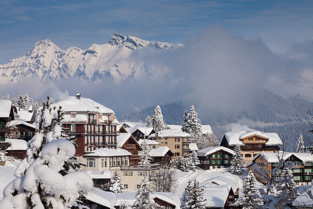 Tief verschneites Dorf Mürren, Skigebiet Mürren-Schilthorn, Lauterbrunnental, Jungfrauregion, Berner Oberland, Kanton Bern, Schweiz, Europa
