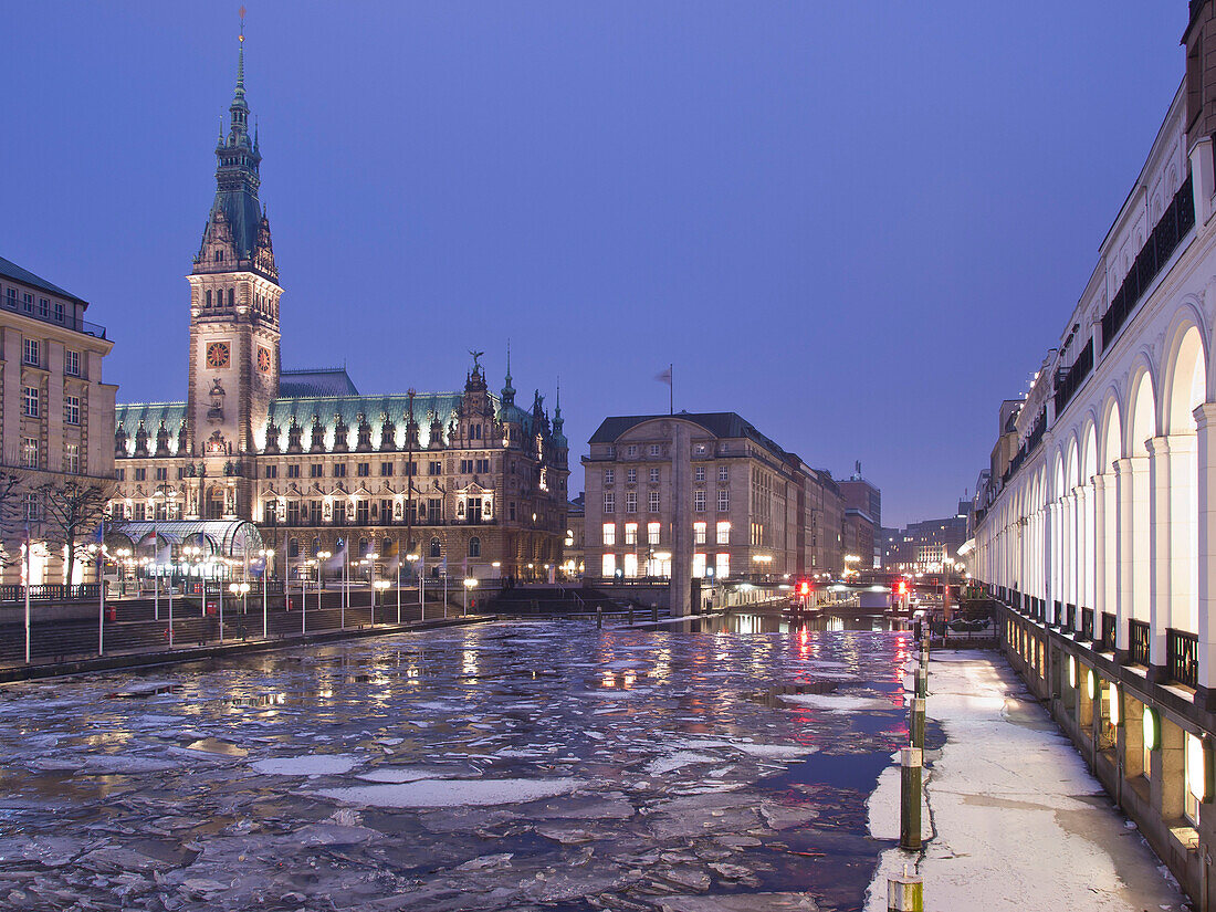 The illuminated town hall in the evening, Hanseatic City of Hamburg, Germany, Europe