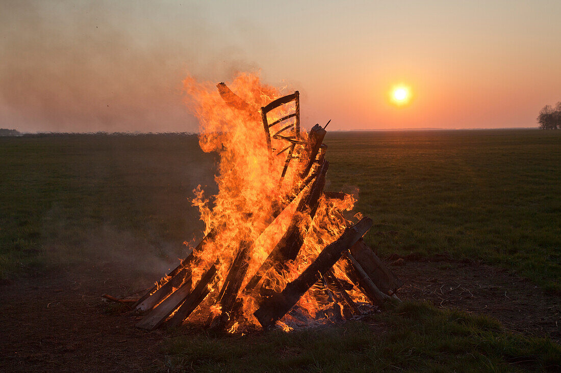 Easter bonfire at sunset, Michaelsdorf, Bodstedter Bodden, Darß, Fischland-Darß-Zingst, Mecklenburg-Vorpommern, northern Germany