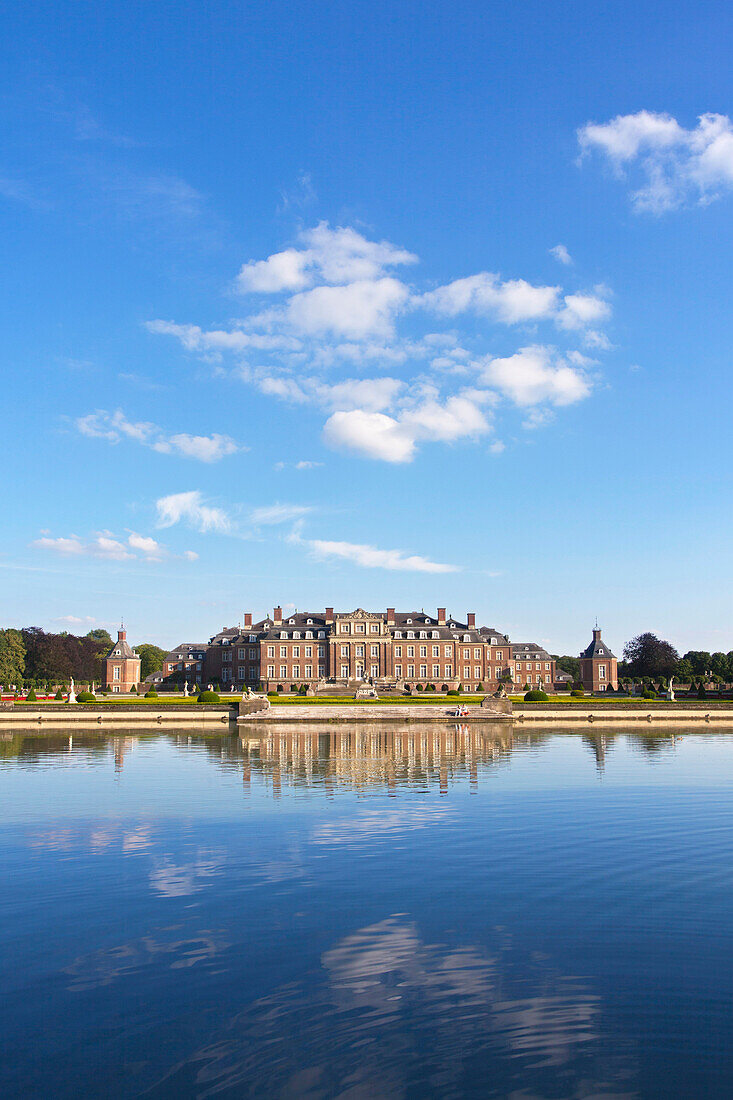 View over the pond onto Nordkirchen moated castle, Muensterland, North Rhine-Westphalia, Germany, Europe