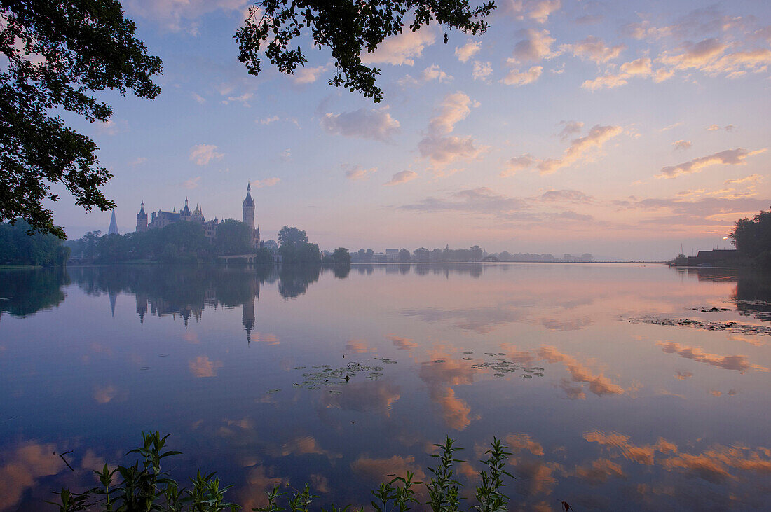 Lake Schweriner See and castle at sunrise, Schwerin, Mecklenburg Western Pomerania, Germany, Europe