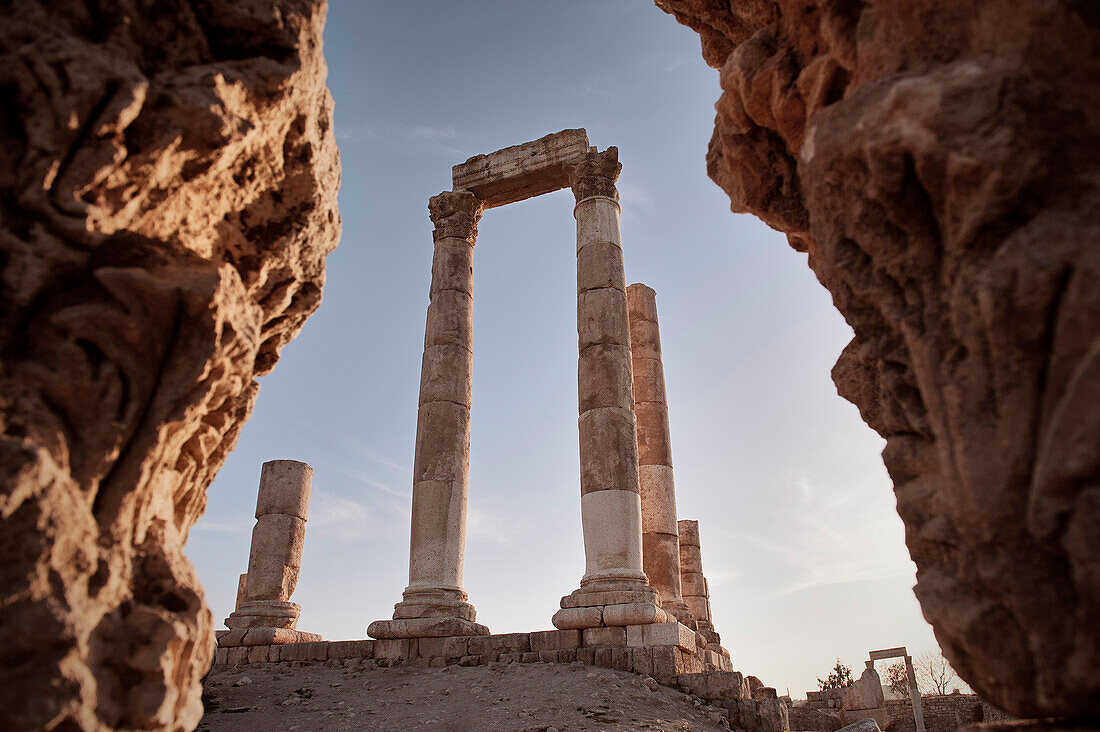 Ruins of roman hercules temple, Amman, Jordan, Middle East, Asia