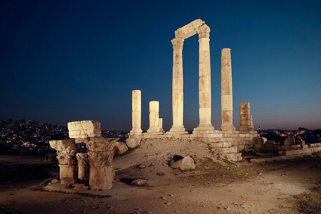 Ruine des römischen Herkulestempels bei Nacht, Amman, Jordanien, Naher Osten, Asien