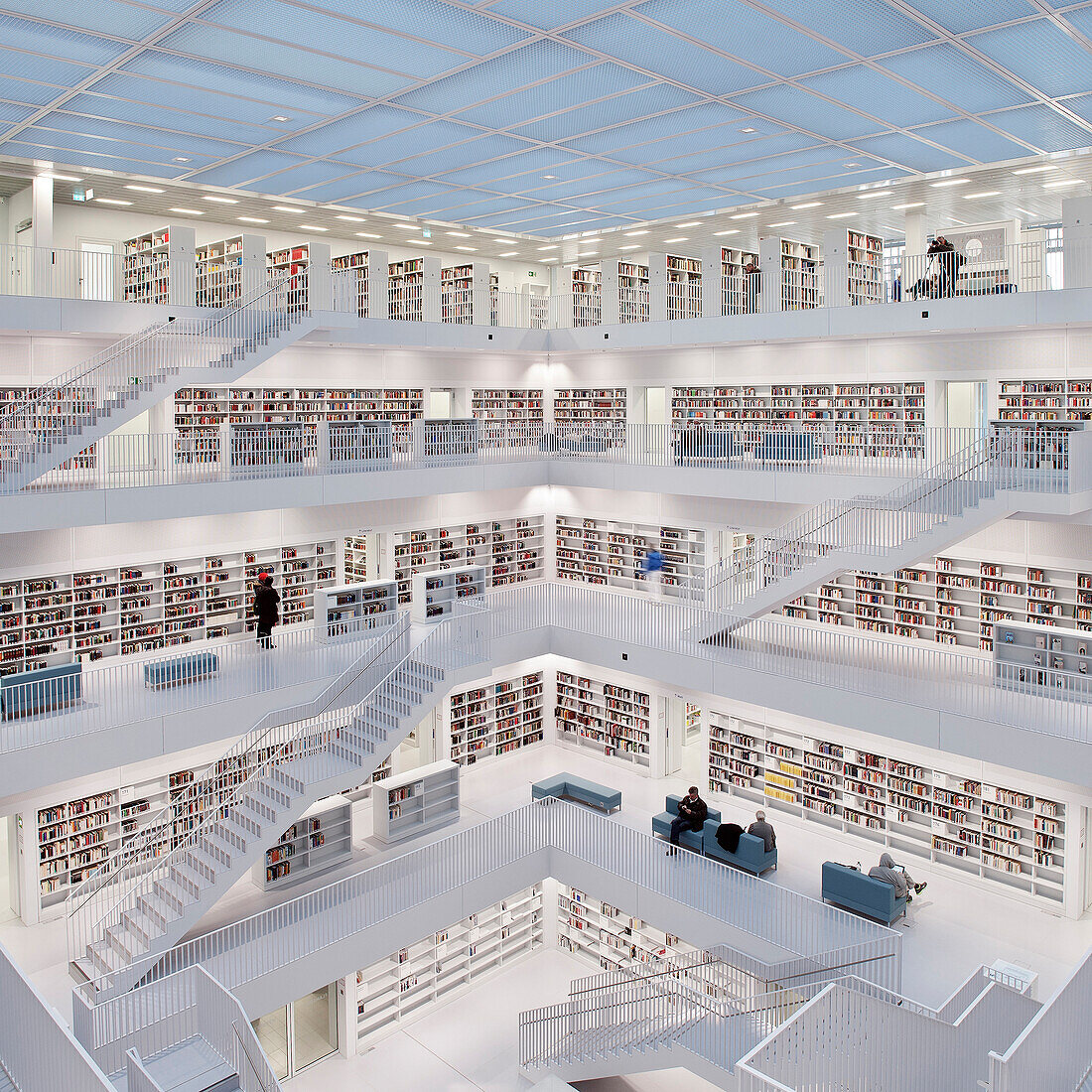 Innenraum der Neuen Stadtbibliothek Stuttgart, Baden-Württemberg, Deutschland, Europa