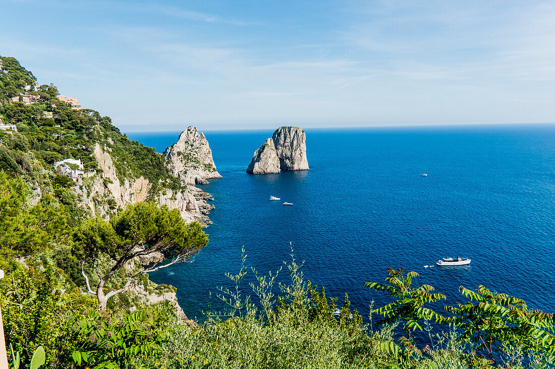 Faraglioni Felsen, Capri, Kampanien, Italien