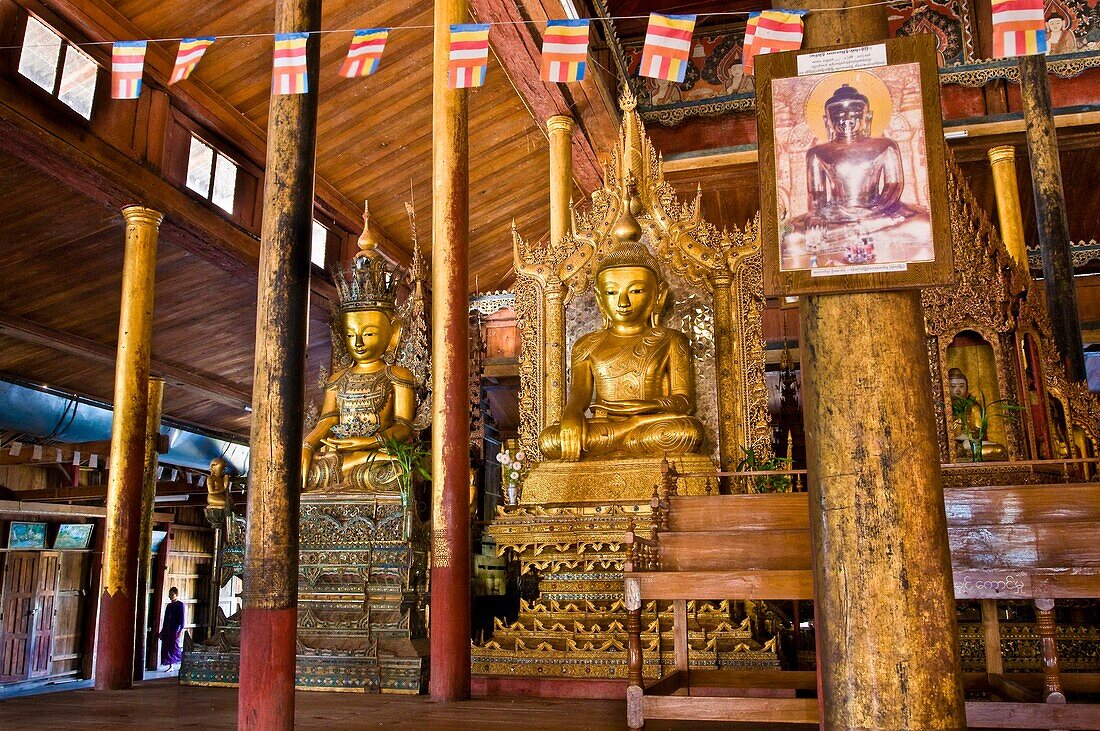 Myanmar (Burma), Shan State, Inle Lake, the village of Nga Hpe Chaung, built in 1944, the monastery Kyaung Nga Hpe, nicknamed cats jumping monastery, shelters gloss painted Buddhas in the shan style