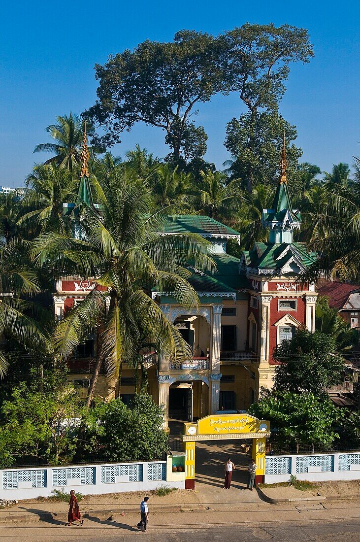 Myanmar (Burma), Yangon State, Yangon, Kandawgyi Quarter, Gabaraye Pagoda avenue, U Ariyar Monastery