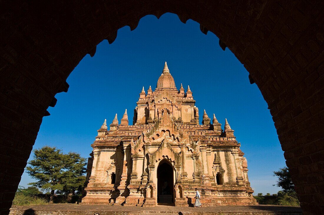 Myanmar (Burma), Mandalay State, Bagan (Pagan), Old Bagan,  the old capital of the Pagan Kingdom founded in 849 shelters an extraordinary archeological site of hundred pagodas and brick stupas built between the 10th and 13th century