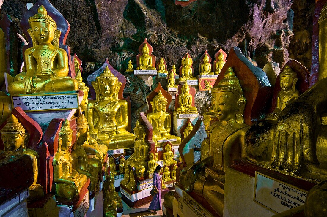Myanmar (Burma), Shan State, Pindaya, Shwe Umin caves, these famous caves shelter 8000 Buddhas in teak, alabaster, marble, brick, gloss paint and cement arranged over the centuries (since the 13th) in the different rooms of the caves