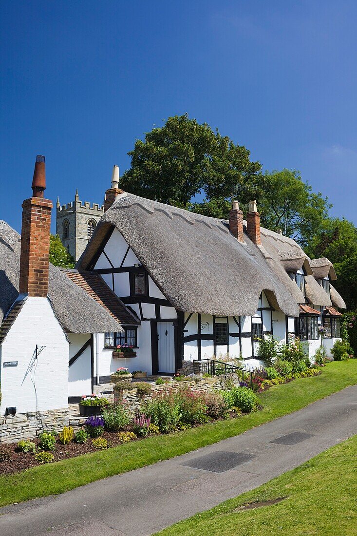 England,Warwickshire,Stratford,Welford-upon-Avon,Thatched Cottage