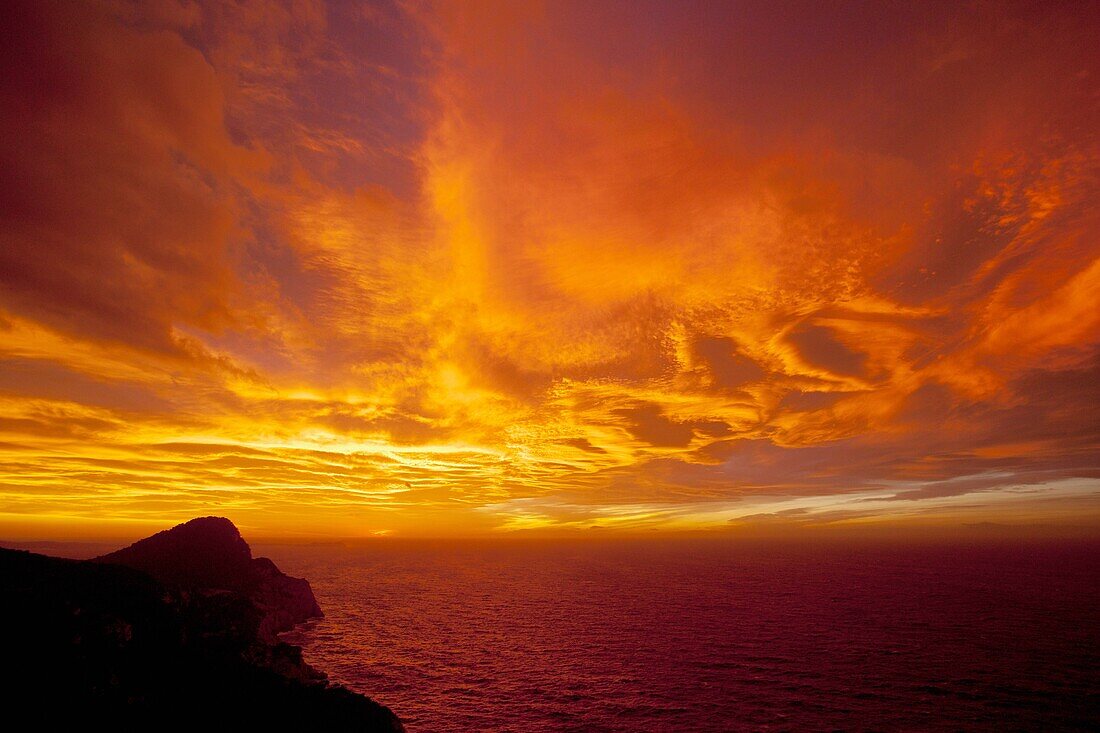 Sonnenuntergang über dem Cap Nunó, Santa Agnès de Corona, Es Amunts, Ibiza, Balearen, Spanien